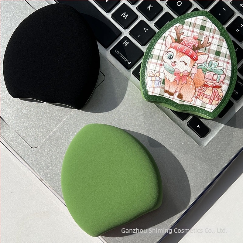 Puf pudră Rubycell din piele spumată, Design Crăciun cu cerbul Marshmallow, Aplicator mare și gros pentru baza machiajului