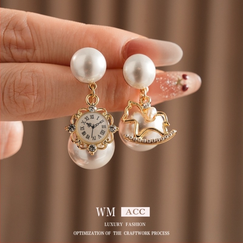 Cercei din perle artificiale și zirconiu, motif animal, stil franțuzesc vintage, design asimetric, post de ureche din oțel