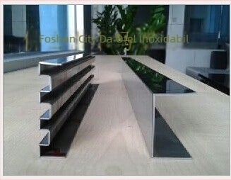 Profil din oțel inoxidabil cu canelură în formă de U pentru rame de uși, linii de pereți și margini de tavan, cu ramă de imagine încastrată, bidirețională