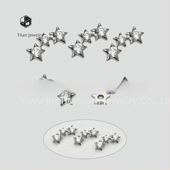 Cercei - stea, unisex; aliaj titan implant-grade (ASTM F-136); zirconiu alb; prelucrare cu diamant