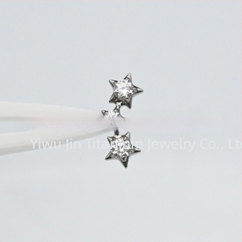 Cercei - stea, unisex; aliaj titan implant-grade (ASTM F-136); zirconiu alb; prelucrare cu diamant