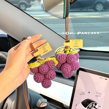 Pandant pentru oglinda retrovizoare a mașinii — struguri croșetați manual din lână, stil simplu, decor interior