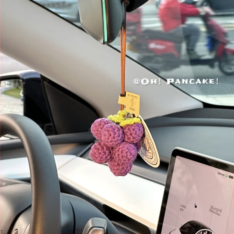 Pandant pentru oglinda retrovizoare a mașinii — struguri croșetați manual din lână, stil simplu, decor interior