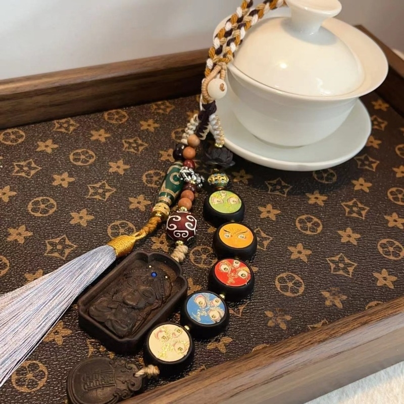 Pandantiv auto cu motivul celor Cinci zei ai prosperității, tricotat manual, brand Pop-up, origine Guangzhou, primăvara 2023