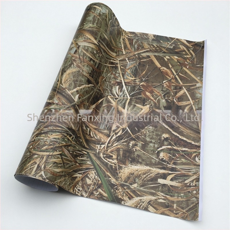 Film camuflaj pentru schimbarea culorii mașinii, PVC, autoadhesiv, personalizabil, model camuflaj.