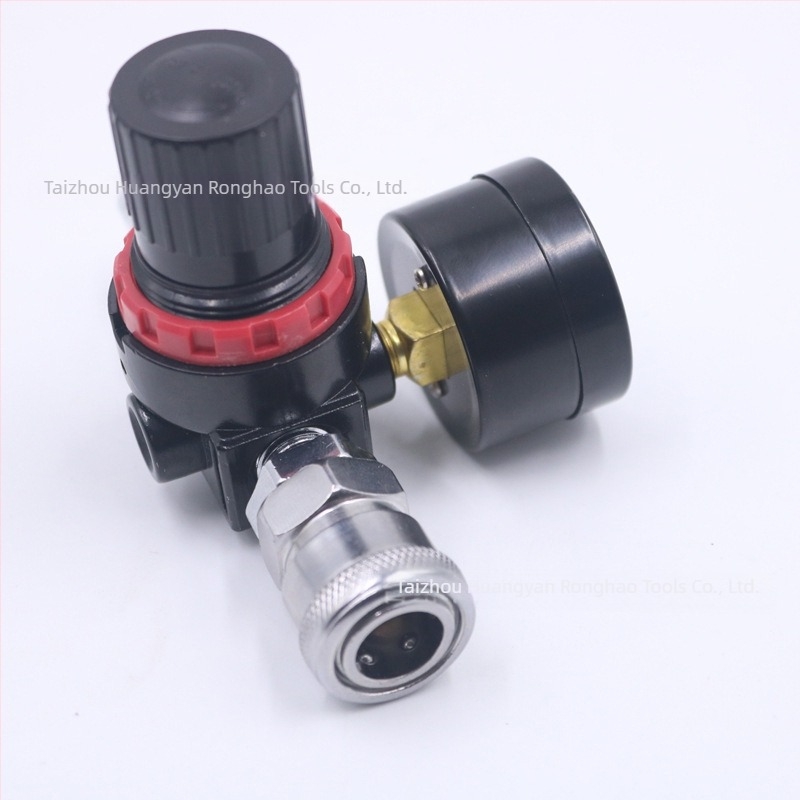 Pistol pneumatic pentru vopsire cu regulator de presiune și manometru, cu cuplare rapidă 1/4, presiune de ieșire maximă 3