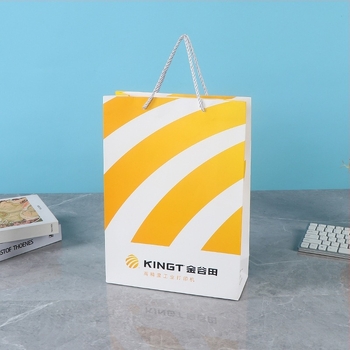 Geantă cadou din hârtie kraft, formă de geantă, ștampilare cu fier și laminare, imprimare logo, destinat cadourilor