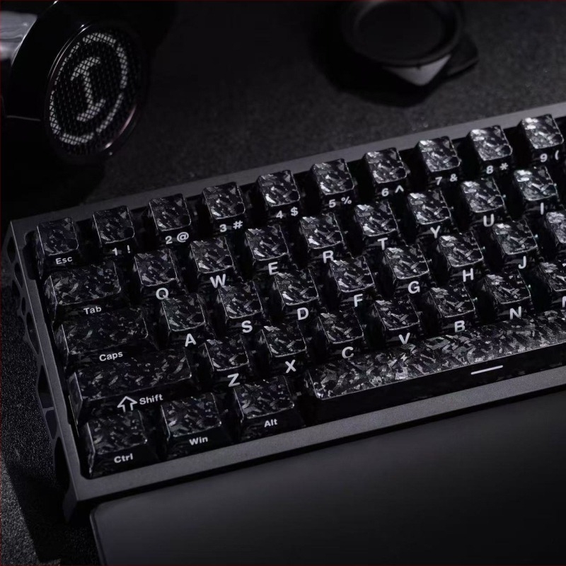 Capace ABS pentru tastatură cu textură satinat carbon, gravate pe lateral, opace, compatibile cu tastaturi 68/75/87/98/108 pentru Wooting Night Demon