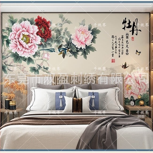 Panel decorativ de perete cu stil chinezesc nou — Peonie în peisaj, piele artificială, personalizare disponibilă, Brand Gold Balance