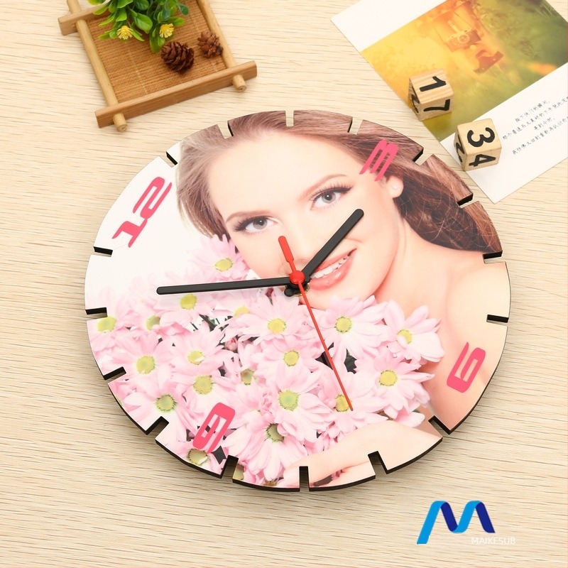 Ceas de perete CL-03: lemn, mecanism cuarț, baterie, stil modern