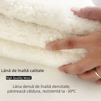 Vesta bărbătească din blană de iepure pe țesătură corduroy, cu glugă, decolteu în V, model dungat