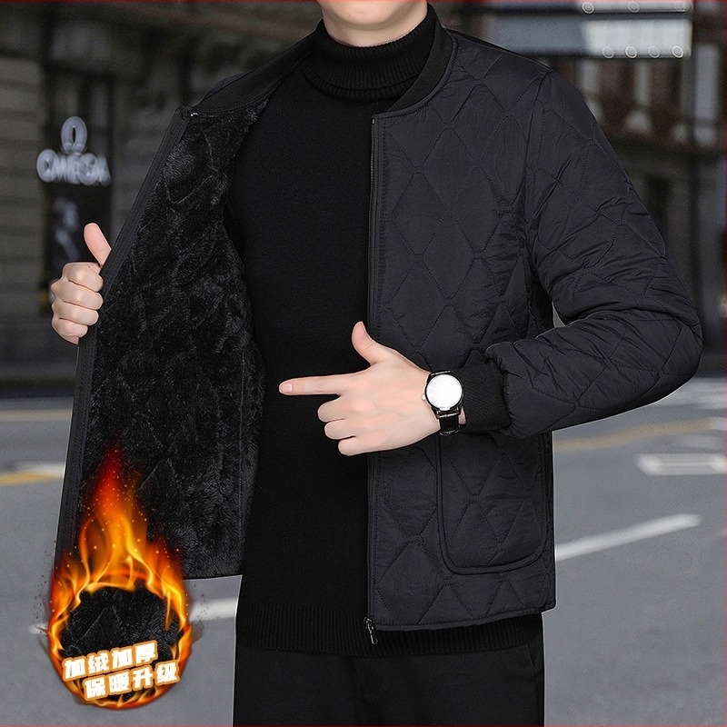 Geacă bărbați cu umplutură din poliester, căptușită cu fleece, croială lejeră, guler înalt, fermoar, buzunare de tip patch