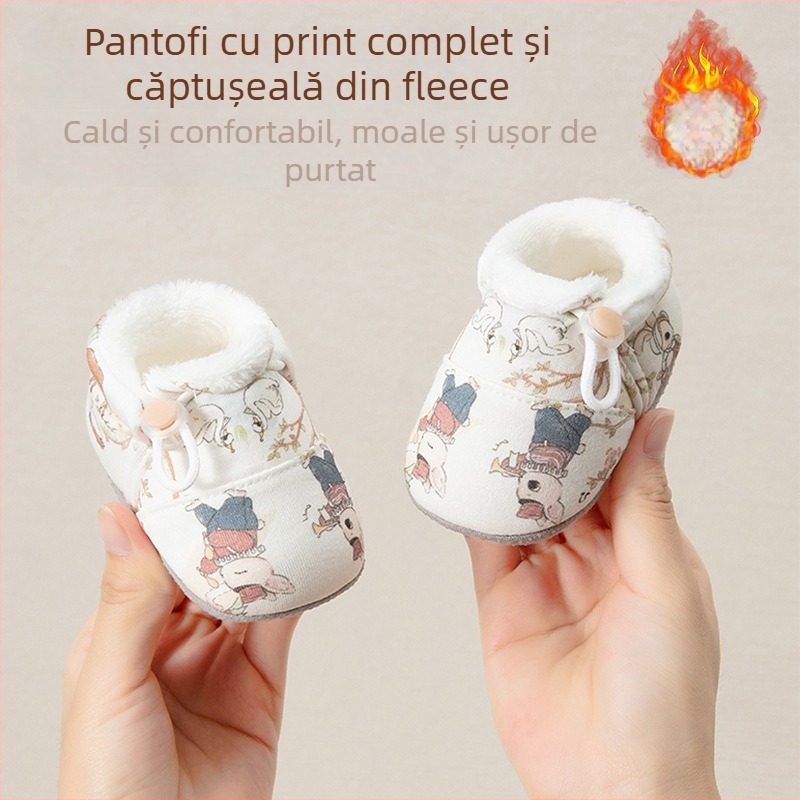 Pantofi bebeluși cu talpă moale, partea superioară din bumbac, interior poliester, croială îngroșată, închidere cu cataramă (Superioară: bumbac; Interior: poliester; Grosime: îngroșată; Închidere: cataramă; Vârstă: 6–12 luni)