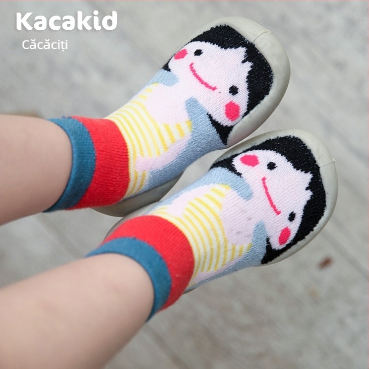 Pantofi de interior antiderapanti pentru bebeluși și copii mici – bumbac, model cu dungi și desene animate, pentru 1–3 ani