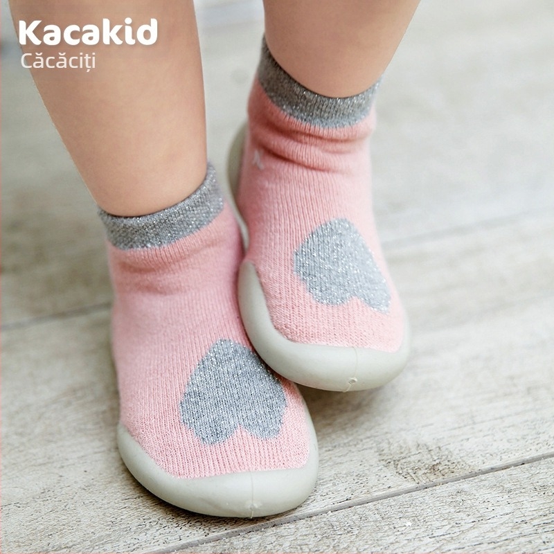 Pantofi de interior antiderapanti pentru bebeluși și copii mici – bumbac, model cu dungi și desene animate, pentru 1–3 ani