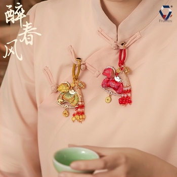 Pandantiv metalic pentru chei, motiv cal, minge goală de aromaterapie, stil chinezesc Song brocade, execuție semi-artizanală și semi-mecanică