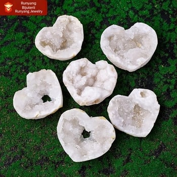 Ornament din cristal în formă de inimă, agat alb natural din Maroc