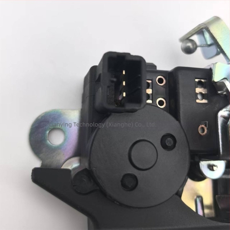 81230-3Q000 Încuietoare centrală a portbagajului pentru Hyundai Sonata 2011-2014 (a 8-a generație) – Plastic, 291 g