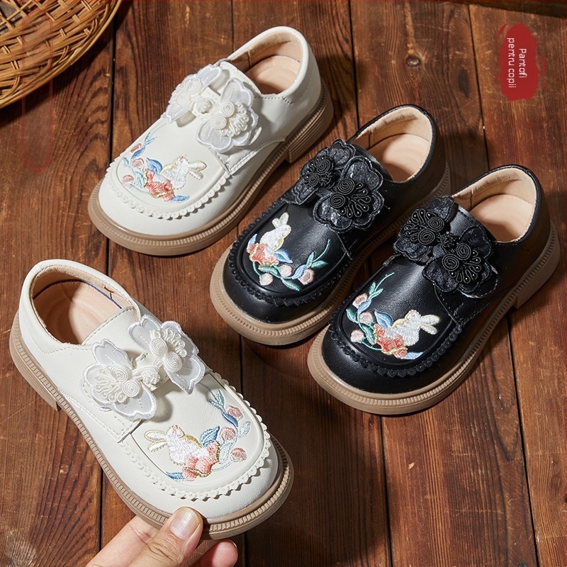 Pantofi brodați pentru fete, stil etnic, din material textil - model floral, partea superioară Jacquard din bumbac, talpă din cauciuc, ușoare, vară 2024