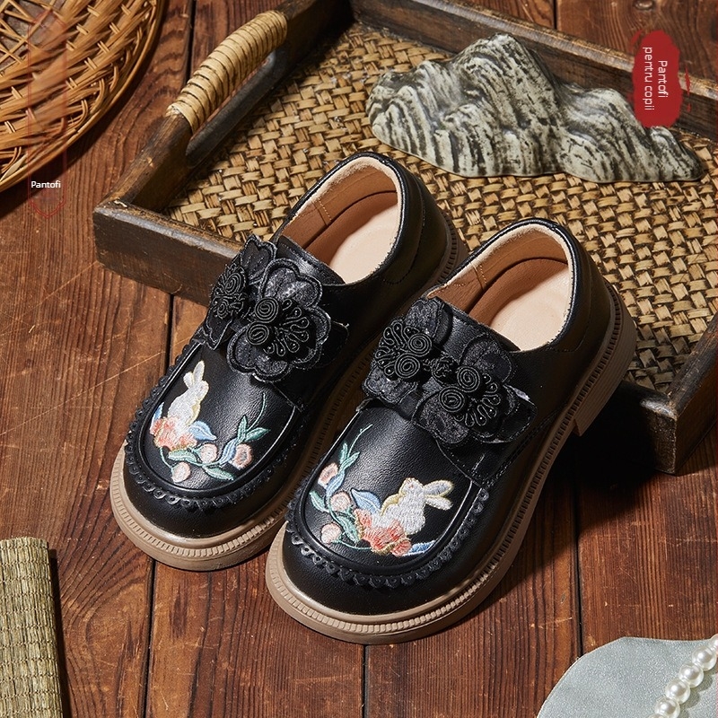 Pantofi brodați pentru fete, stil etnic, din material textil - model floral, partea superioară Jacquard din bumbac, talpă din cauciuc, ușoare, vară 2024