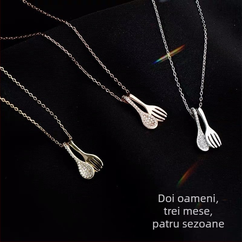 Colier cu pandantiv lingură-furculiță, argint 925, realizare manuală, lanț încrucișat, stil proaspăt și dulce