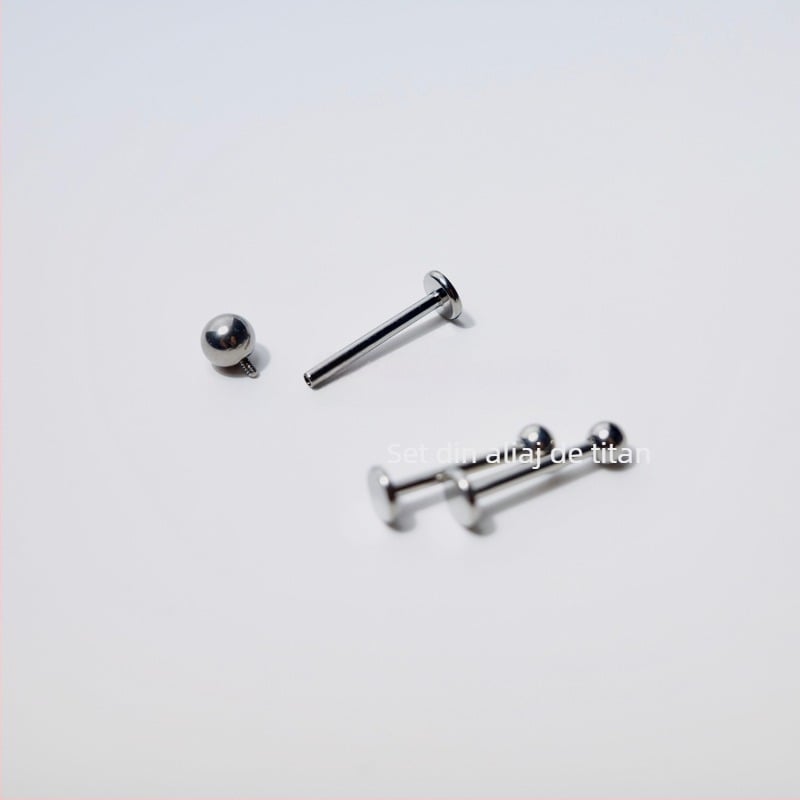 Lip-stud din titan cu filet intern, lucrat manual, anodizabil