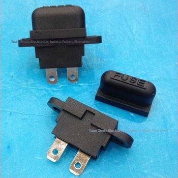 Suport pentru siguranțe auto cu capac și panou de montaj, interval curent 1–50 A, tensiune 32 V, curent maxim 50 A, temperatură de funcționare 90°C