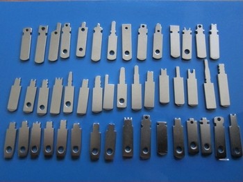 Pin pentru priză de alimentare electrică - fier nichelat; strat de cupru după nichel pentru conductivitate îmbunătățită; Model: reglementări chineze/americane