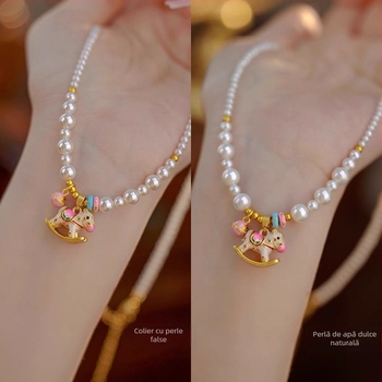 Colier cu perle, design carusel, stil de nișă, vibe premium, pentru femei