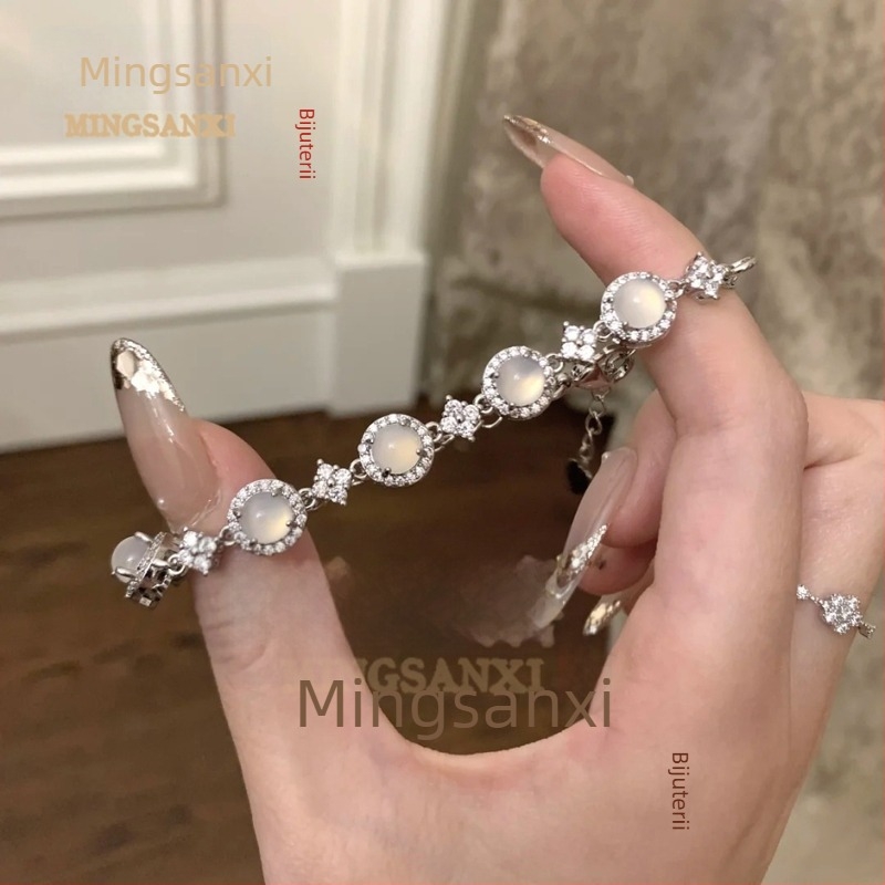 Brățară din agată cu zirconiu pentru femei – design geometric, stil proaspăt și dulce, Henan, primăvara 2025