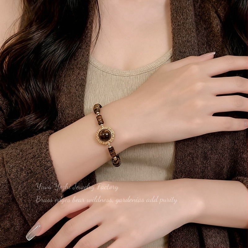 Brățară din piatra ochi de tigru — cupru placat cu aur, design geometric, stil feminin coreean, primăvara 2025