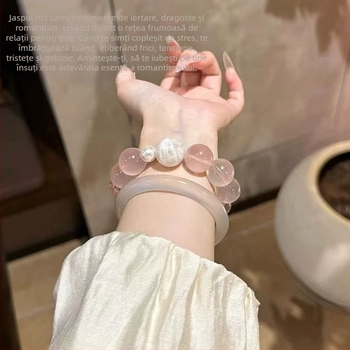 Brățară din cristal cu fantomă de fulg de zăpadă și cuarț căpșună — lucrat manual, stil lux