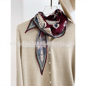 Șal din mătase și lână, model herringbone, iarnă 2025, stil literar retro, imprimat