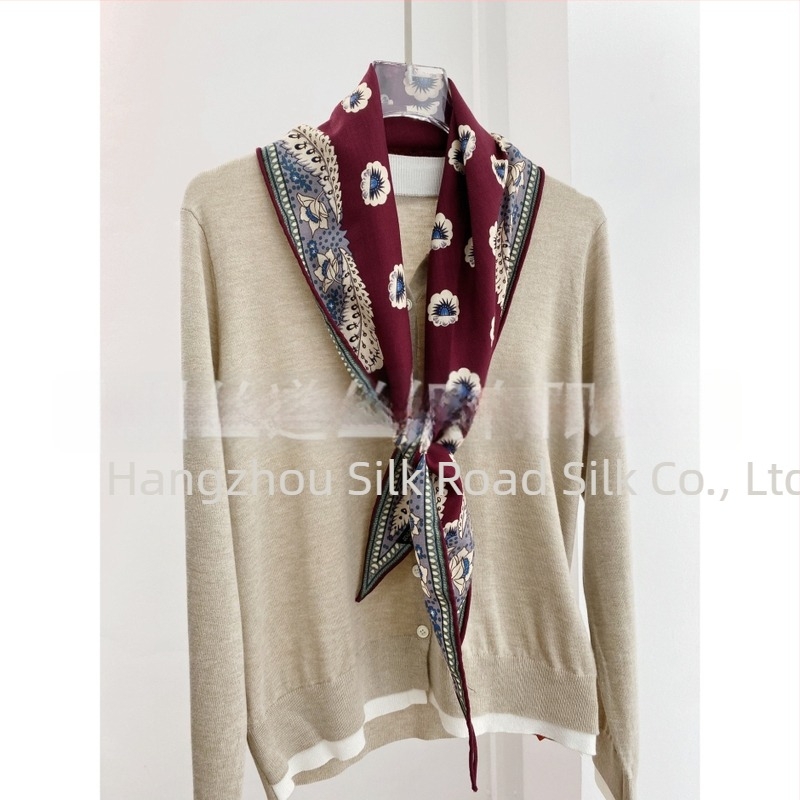 Șal din mătase și lână, model herringbone, iarnă 2025, stil literar retro, imprimat