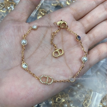 Brățară feminină cu cristale perlate și design text (litere/numere), placare cu cupru, electroplacare