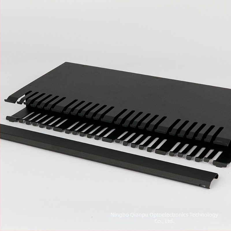 Raft pentru gestionarea cablurilor și depozitare cabluri, 24/48 porturi, construcție din oțel laminat la rece, întărită, pentru cabluri de rețea