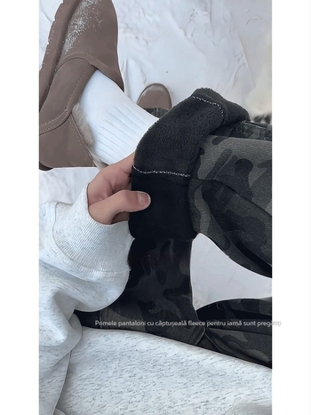 Jeansi denim pentru bărbați, croială dreaptă cu micro-flare, bumbac 72%, fermoar