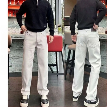 Jeansi cu fleece, croială lejeră, picioare drepte, talie medie, închidere cu nasturi