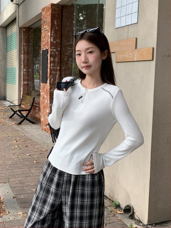 Tricou cu guler rotund, fermoar pe jumătate, mâneci lungi, amestec bumbac-viscoză (50–70% bumbac, sub 30% viscoză)