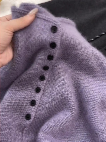 Pulover tricotat cu guler înalt, mâneci lungi, croială lejeră, cu glugă — stil casual japonez-coreean, iarna 2025