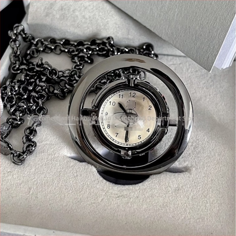 Colier cu ceas de buzunar Saturn – Afișaj analog (indicator + cifre), Mișcare: Electronică, Origine mișcare: Elveția, Coroană spirală, Cadran rotund