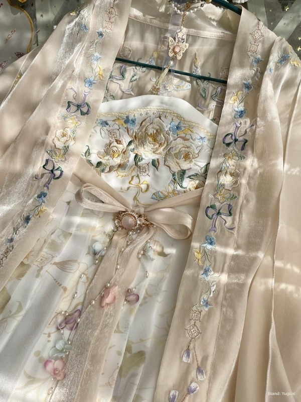 Set Hanfu Ruqun cu broderie grea, elemente în stil Tang, țesătură plasă, Primăvara 2023