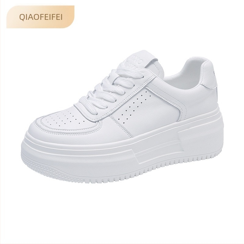 Adidași din piele naturală, închidere cu șireturi, talpă din cauciuc, cu creștere a înălțimii, toc 6–8 cm