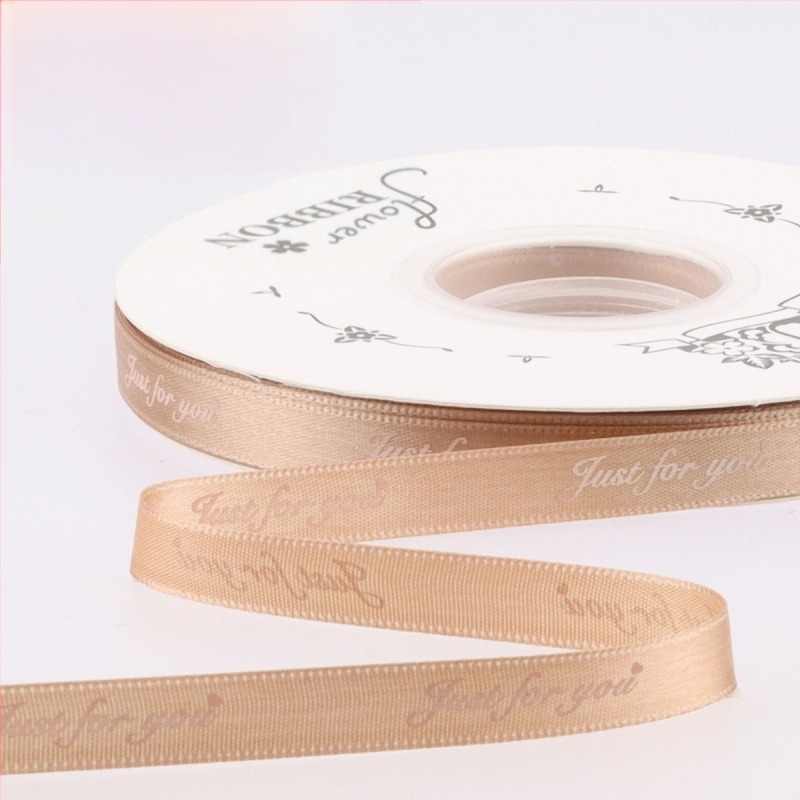 Panglică din poliester de la Qianmina pentru nunți, ambalare cadouri, ambalare prăjituri și buchete de flori.