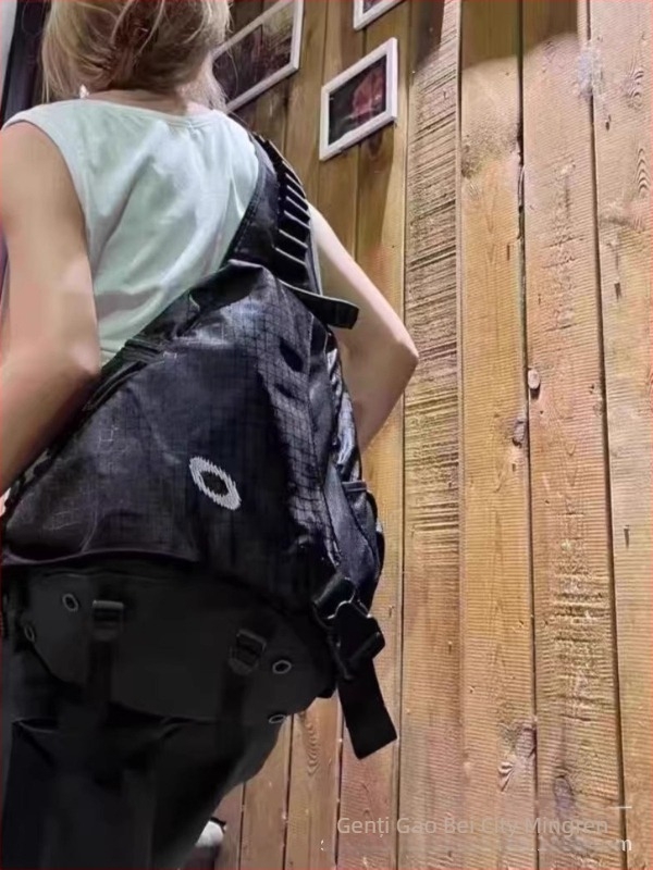 Rucsac tactil brodat, ușor și durabil, capacitate 36–55 L, compatibil cu laptop de 14 inci, nylon material, impermeabil