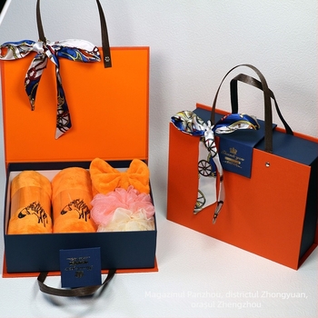 Set cu prosoape în cutie cadou; bumbac cu fibre lungi; personalizare disponibilă; logo tipărit; greutate 420 g