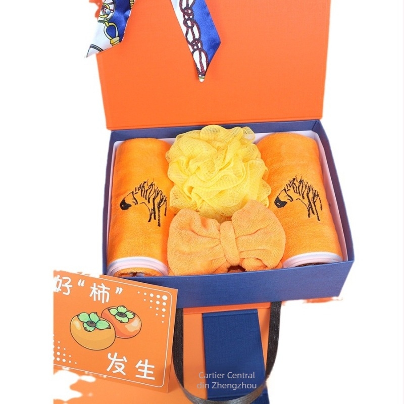 Set cu prosoape în cutie cadou; bumbac cu fibre lungi; personalizare disponibilă; logo tipărit; greutate 420 g