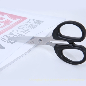 Deli 5806 Carcasă transparentă pentru carduri din plastic, protecție PVC – Capac rigid, Model 5806, Grosime 0.4 mm