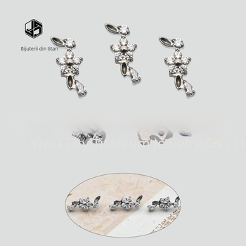 Cercei din aliaj de titan implant-grade, în formă de floare, cu prelucrare diamant, cu un cap unic