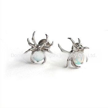 Cercei cu opal, design geometric cu bezel-set, aliaj titan G23